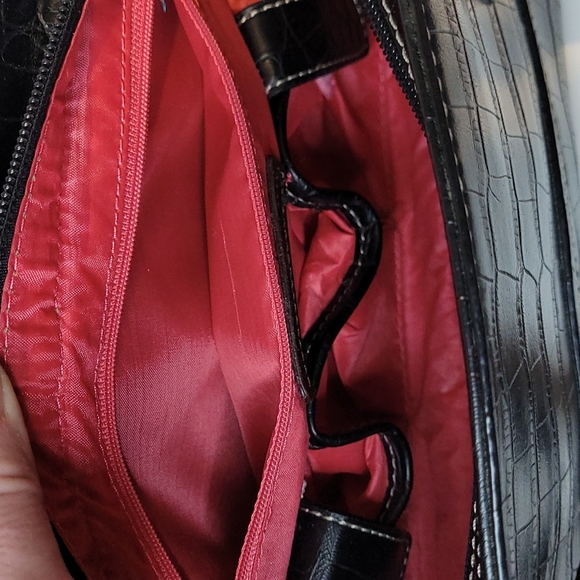 Tommy Hilfiger smaller purse bag - Picture 13 of 16